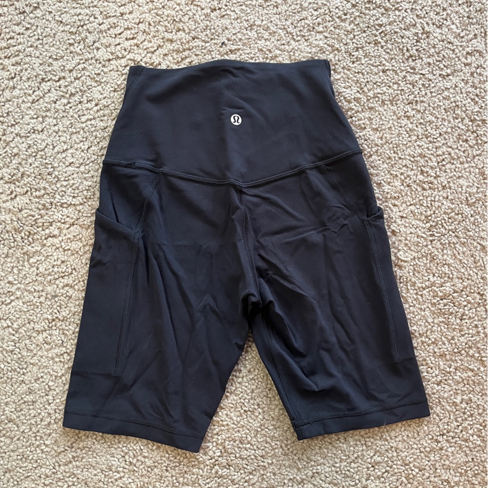 Align 6” biker shorts